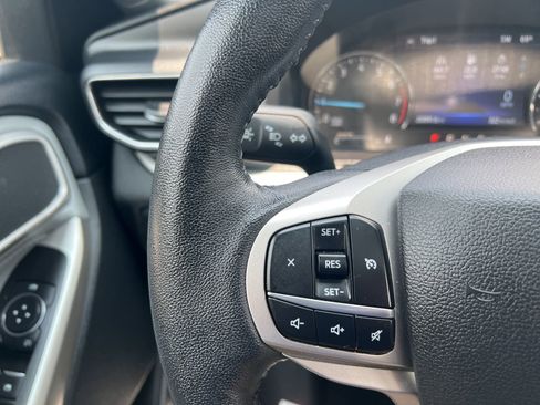 Used 2022 Ford Explorer XLT w/ Equipment Group 202A image 24