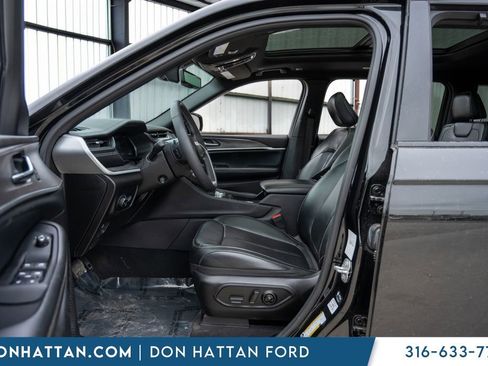 Used 2024 Jeep Grand Cherokee L Limited w/ Luxury Tech Group II AWD/4WD image 5