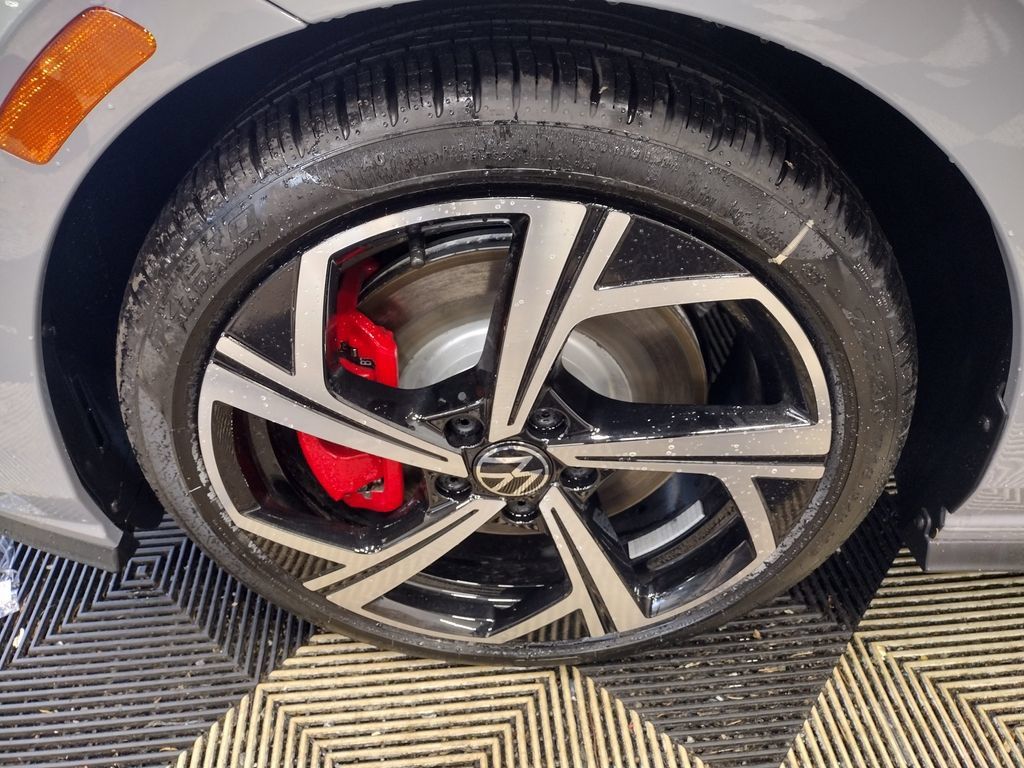 New 2026 Volkswagen GTI SE FWD image 6