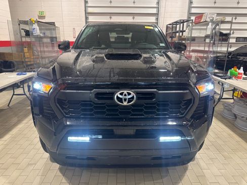 Used 2025 Toyota Tacoma TRD Sport image 37