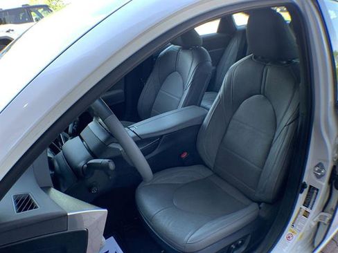 Used 2019 Toyota Avalon Limited w/ Advanced Safety Package FWD image 11
