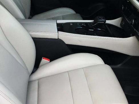 Used 2021 Nissan Rogue SL w/ Premium Package image 15