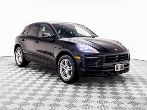 Certified 2026 Porsche Macan AWD/4WD image 6