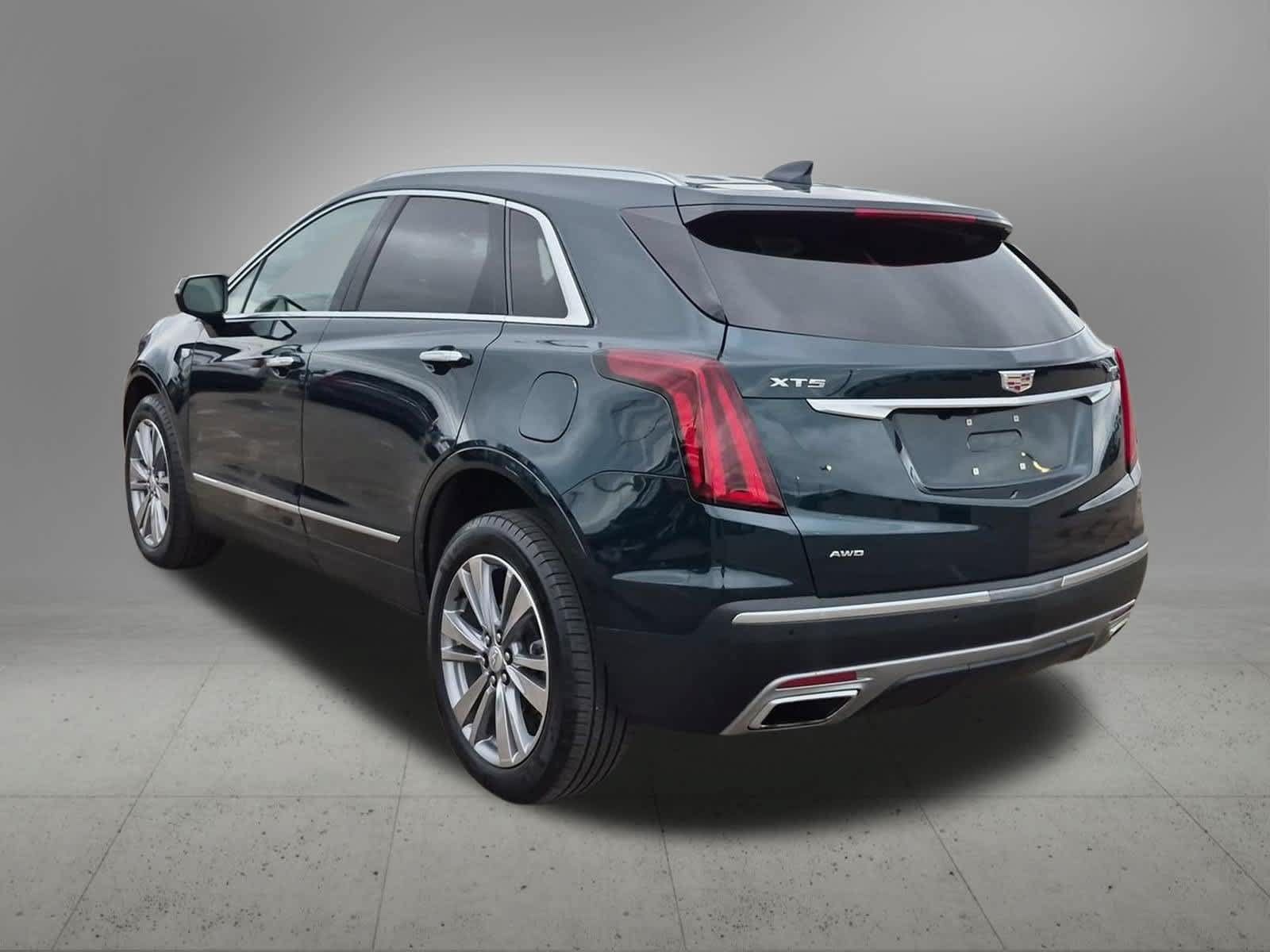 Used 2025 Cadillac XT5 Premium Luxury AWD/4WD image 4