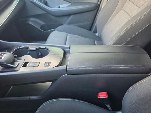 Used 2025 Nissan Rogue SV FWD image 20