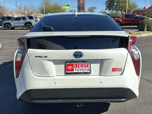 Used 2016 Toyota Prius Four image 6