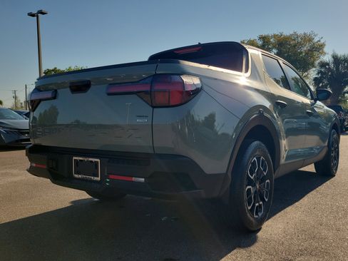 Used 2023 Hyundai Santa Cruz SE image 3