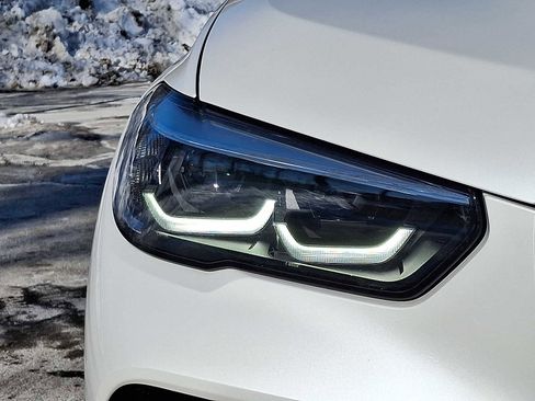 Certified 2023 BMW X5 xDrive40i w/ M Sport Package image 9