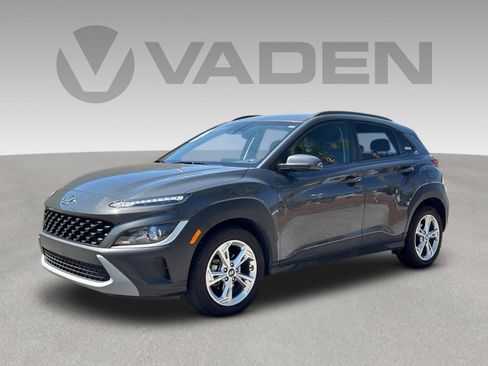 Used 2023 Hyundai Kona SEL FWD image 3