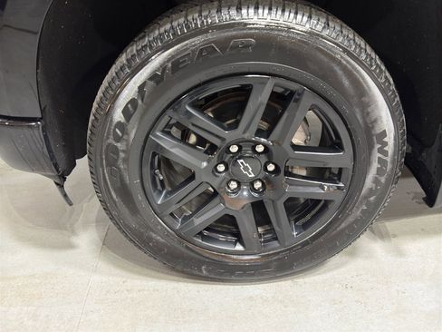 Used 2022 Chevrolet Silverado 1500 RST w/ Convenience Package II image 9