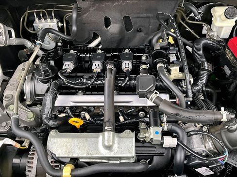 Certified 2021 Nissan Kicks SV image 31