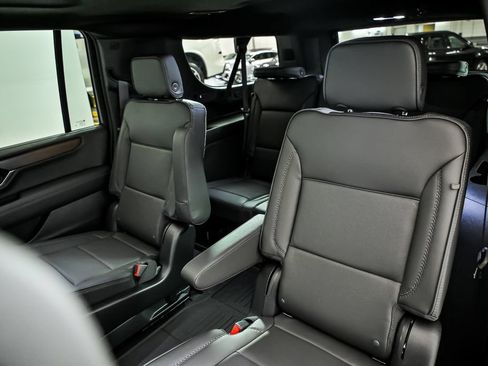 New 2026 GMC Yukon Denali w/ Denali Reserve Package AWD/4WD image 13