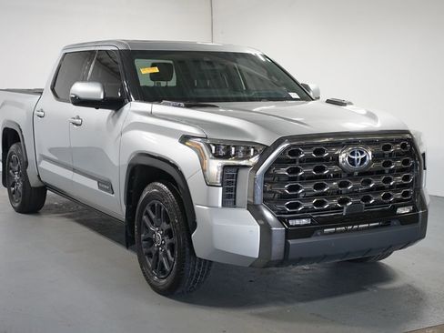 Used 2023 Toyota Tundra Platinum image 3
