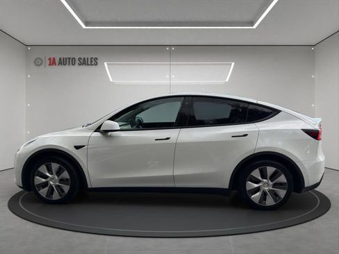 Used 2021 Tesla Model Y Long Range image 2