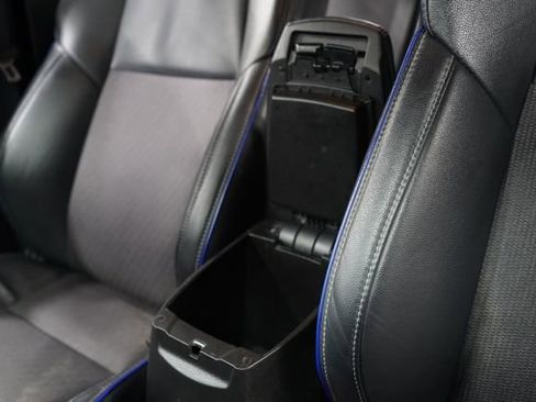 Used 2017 Toyota Corolla SE w/ Carpet Mat Package (TMS) FWD image 16