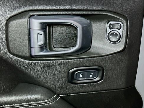 Used 2022 Jeep Wrangler Unlimited Sahara w/ Cold Weather Group image 9