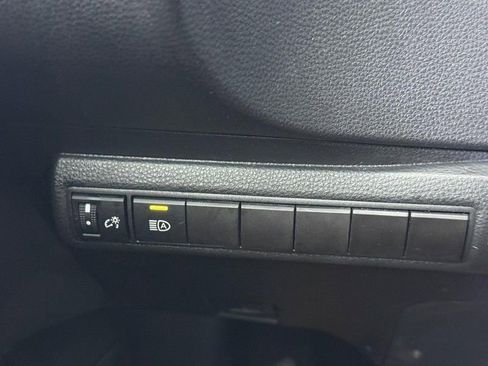 Used 2022 Toyota Corolla LE image 29