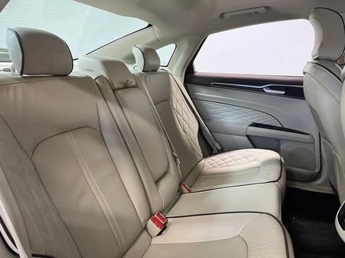 Used 2017 Ford Fusion Platinum FWD image 13
