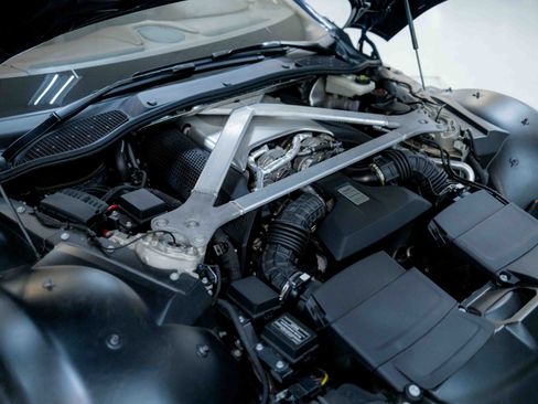 Used 2020 Aston Martin V8 Vantage Coupe image 78