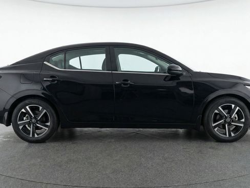 Used 2025 Nissan Sentra SV image 11