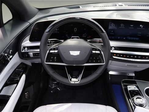 New 2026 Cadillac Lyriq Sport RWD image 15