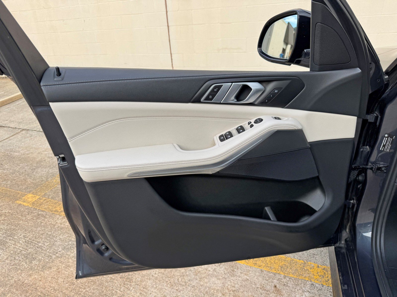 Used 2021 BMW X5 sDrive40i w/ M Sport Package RWD image 44