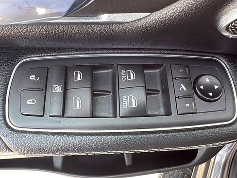 Used 2020 RAM 1500 Laramie AWD/4WD image 35