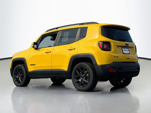 Used 2018 Jeep Renegade Altitude AWD/4WD image 5