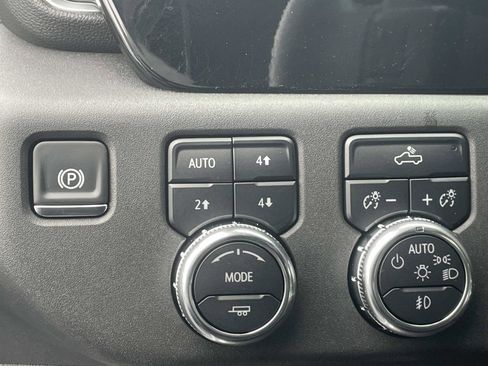 Used 2025 GMC Sierra 1500 Elevation w/ Preferred Package image 18