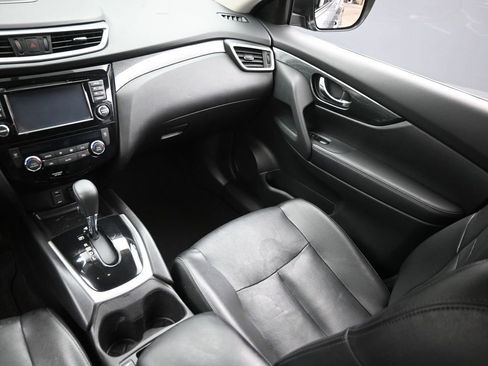 Used 2016 Nissan Rogue SL image 12