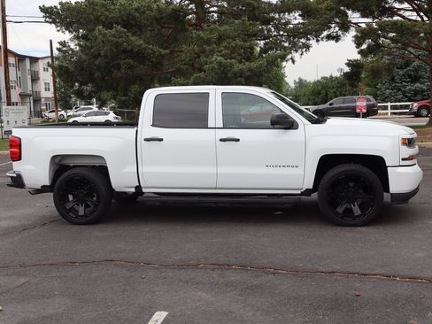 Used 2018 Chevrolet Silverado 1500 Custom w/ Custom Value Package RWD image 3