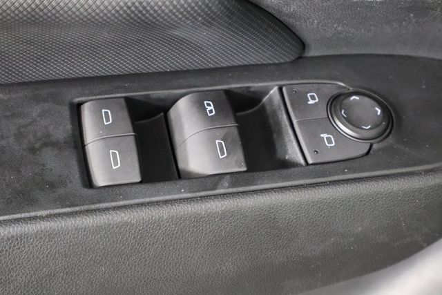 Used 2024 Chevrolet Equinox EV RS FWD image 19