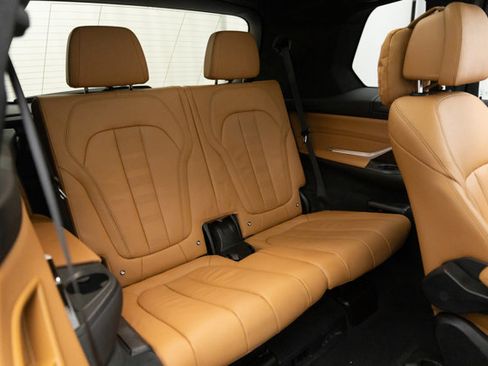 Used 2021 BMW X7 xDrive40i w/ M Sport Package AWD/4WD image 66