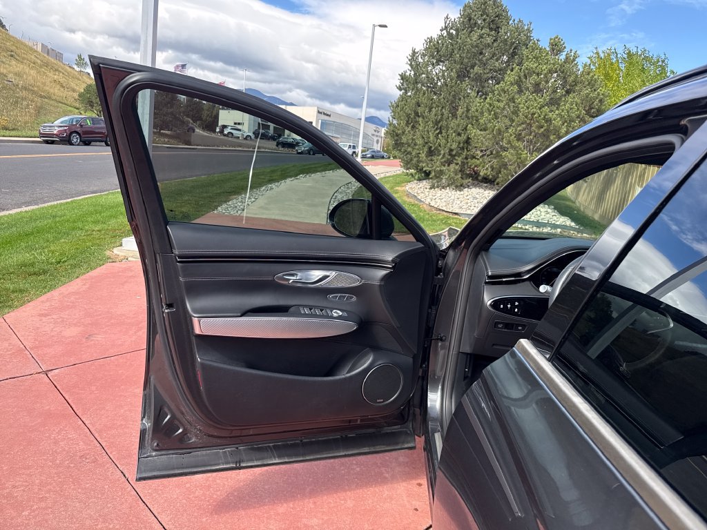 Used 2024 Genesis GV70 2.5T w/ Sport Prestige Package AWD/4WD image 9