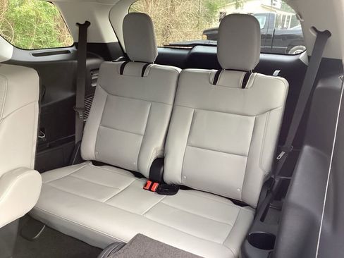 Used 2025 Ford Explorer Active w/ Active Comfort Package image 41