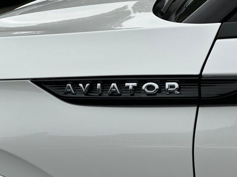 Used 2023 Lincoln Aviator Reserve w/ Equipment Group 201A RWD image 38