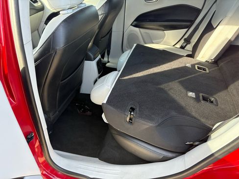 Used 2018 Jeep Compass Latitude image 36