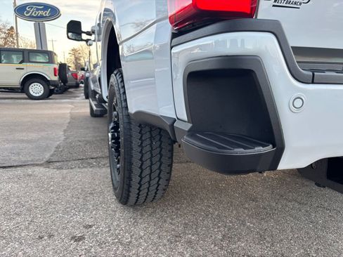 New 2026 Ford F250 Lariat w/ Black Appearance Package image 15