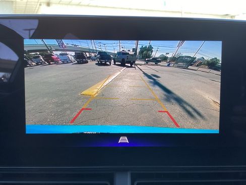 Used 2025 Chevrolet Trax LT w/ Driver Confidence Package image 20