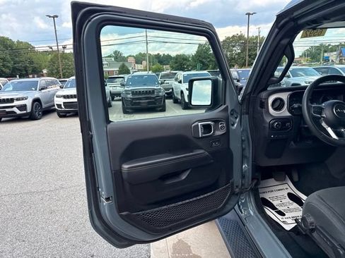 Used 2024 Jeep Wrangler Unlimited Sahara w/ Technology Group AWD/4WD image 22