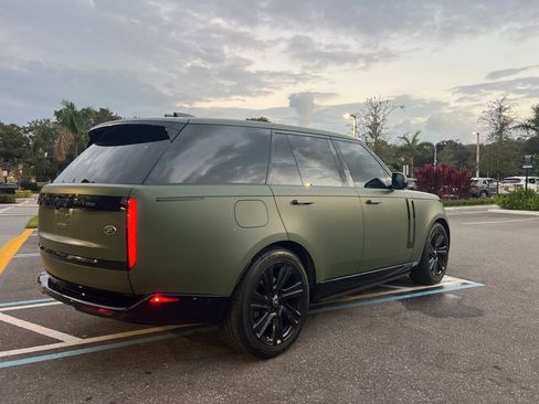 Used 2023 Land Rover Range Rover SE image 12