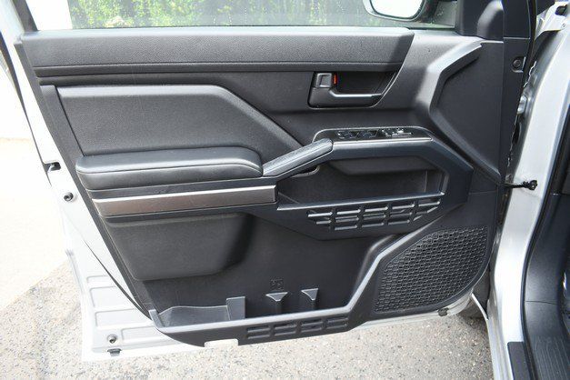 Used 2025 Toyota 4Runner SR5 AWD/4WD image 13