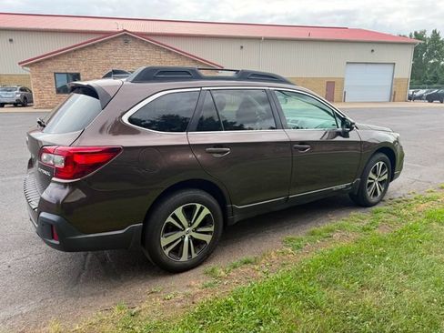 Used 2019 Subaru Outback 2.5i Limited AWD/4WD image 4