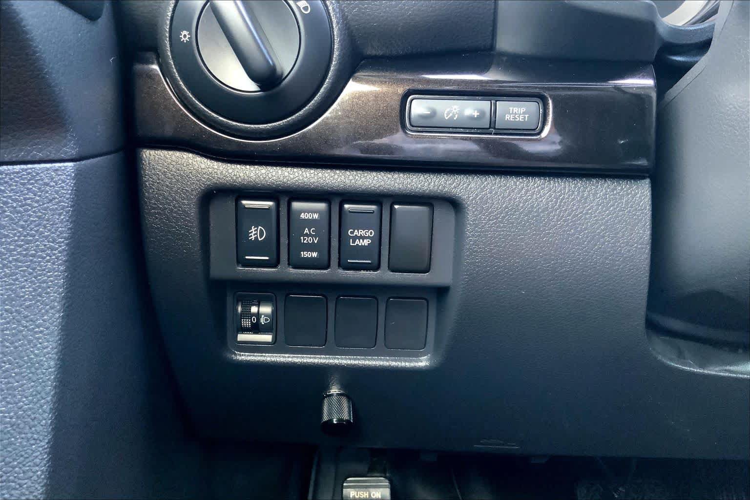 Used 2018 Nissan Titan SL w/ Midnight Edition AWD/4WD image 35