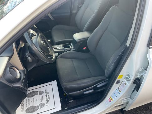 Used 2014 Toyota RAV4 XLE image 23