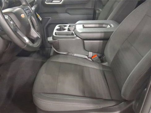 Used 2025 Chevrolet Silverado 1500 LT image 9
