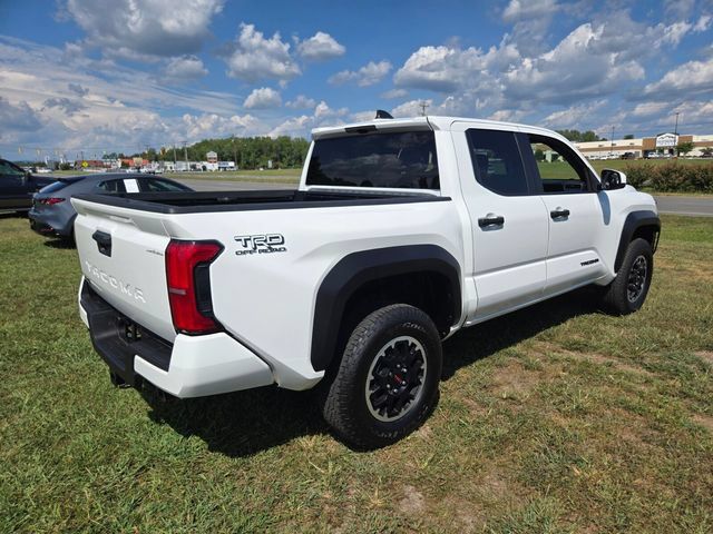 Used 2025 Toyota Tacoma TRD Off-Road AWD/4WD image 8