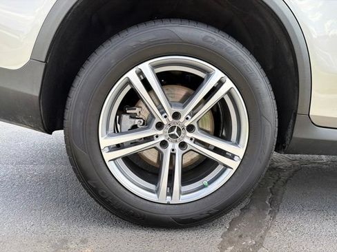 Used 2022 Mercedes-Benz GLC 300 4MATIC image 38