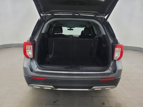 Used 2021 Ford Explorer XLT w/ Equipment Group 202A AWD/4WD image 29