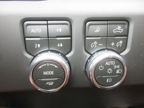 New 2026 GMC Sierra 3500 Denali Ultimate AWD/4WD image 17